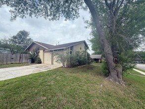 14103 Flairwood St in San Antonio, TX - Building Photo - Building Photo