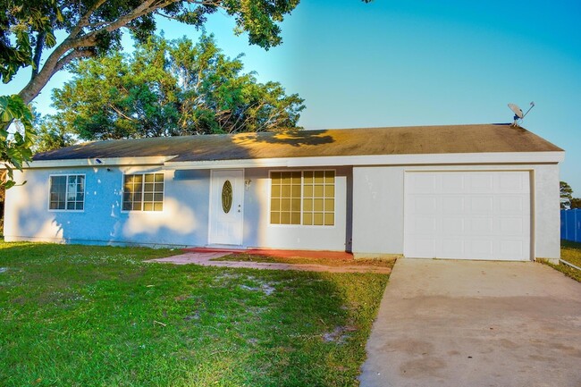 377 SW Cherryhill Rd