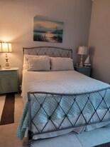 13501 Siesta Pines Ct, Unit 203 in Ft. Myers, FL - Building Photo