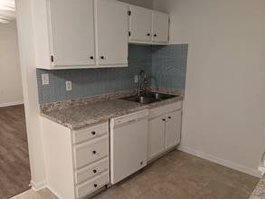 3309 Bridges St in Morehead City, NC - Foto de edificio - Building Photo