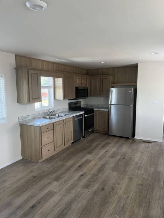 107 Northside Dr in Lander, WY - Building Photo