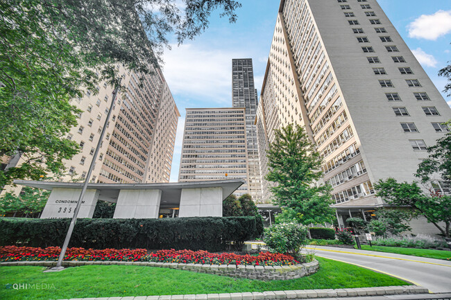 3950 N Lake Shore Dr in Chicago, IL - Building Photo - Building Photo