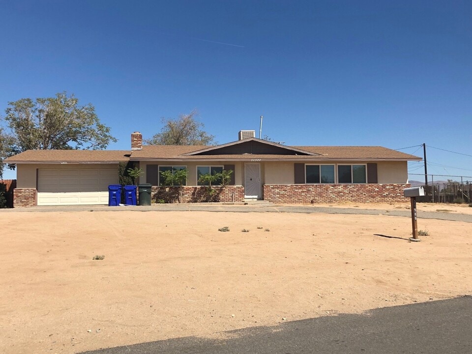 20988 Little Beaver Rd in Apple Valley, CA - Building Photo