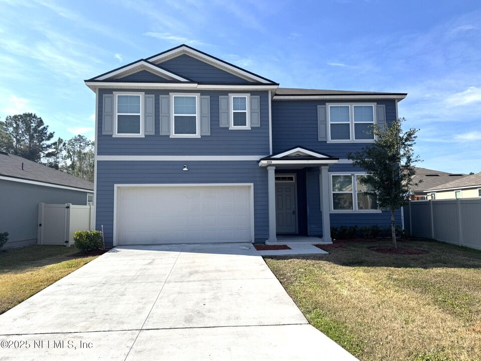 2220 Willow Springs Dr in Green Cove Springs, FL - Building Photo