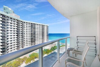 3801 S Ocean Dr in Hollywood, FL - Building Photo - Building Photo