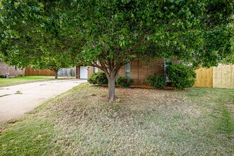 6023 SW Park Ave in Lawton, OK - Building Photo - Building Photo