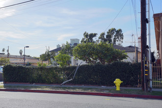 1001 S Myrtle Ave in Inglewood, CA - Building Photo - Building Photo