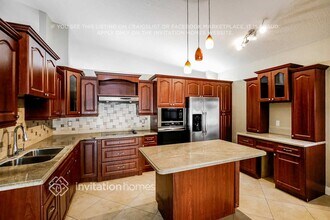 9081 NW 148th St in Miami Lakes, FL - Building Photo - Building Photo