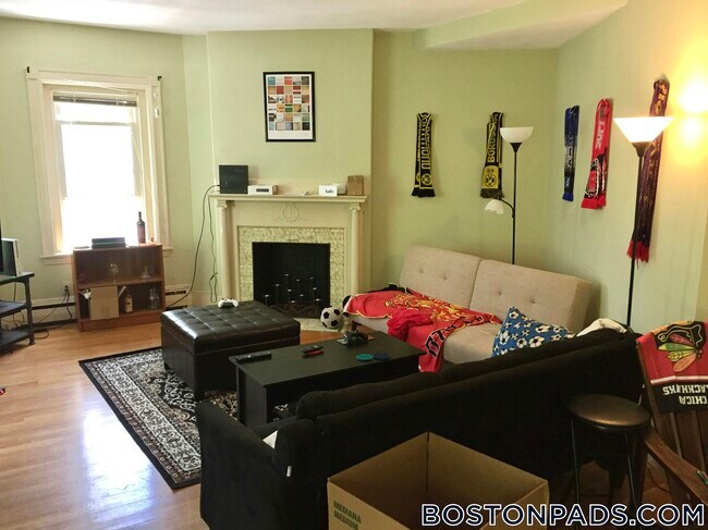 16 Winchester St in Brookline, MA - Building Photo - Building Photo