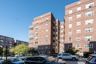 Greenbriar in Flushing, NY - Building Photo - Building Photo