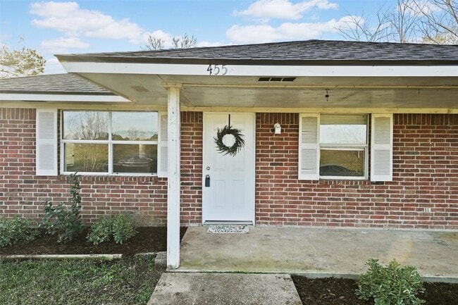 property at 455 Longstreet Rd