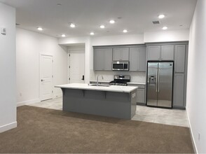 1000 Berryessa Ln in Davis, CA - Building Photo - Building Photo