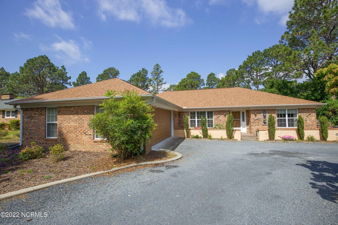 127 Pine Lake Dr in Whispering Pines, NC - Building Photo