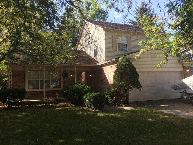 property at 8048 Lake Crest Dr