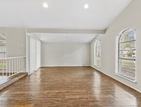 5510 Dunnethead Dr in Houston, TX - Building Photo - Building Photo