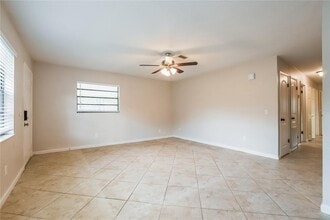 1105 E Minnesota Ave in DeLand, FL - Building Photo - Building Photo