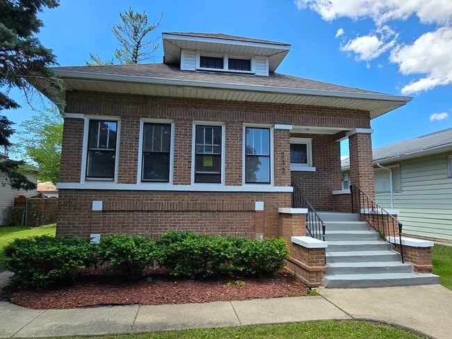 property at 232 S 20th Ave