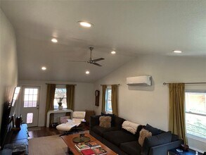 1304 W St Johns Ave in Austin, TX - Building Photo - Building Photo