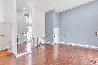 815 N Las Palmas Ave in Los Angeles, CA - Building Photo - Building Photo
