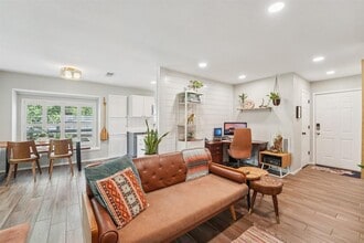 1213 S Trace Dr in Austin, TX - Building Photo - Building Photo