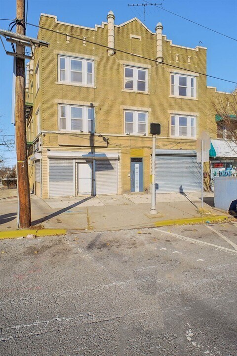 2321 John F. Kennedy Blvd in Jersey City, NJ - Building Photo