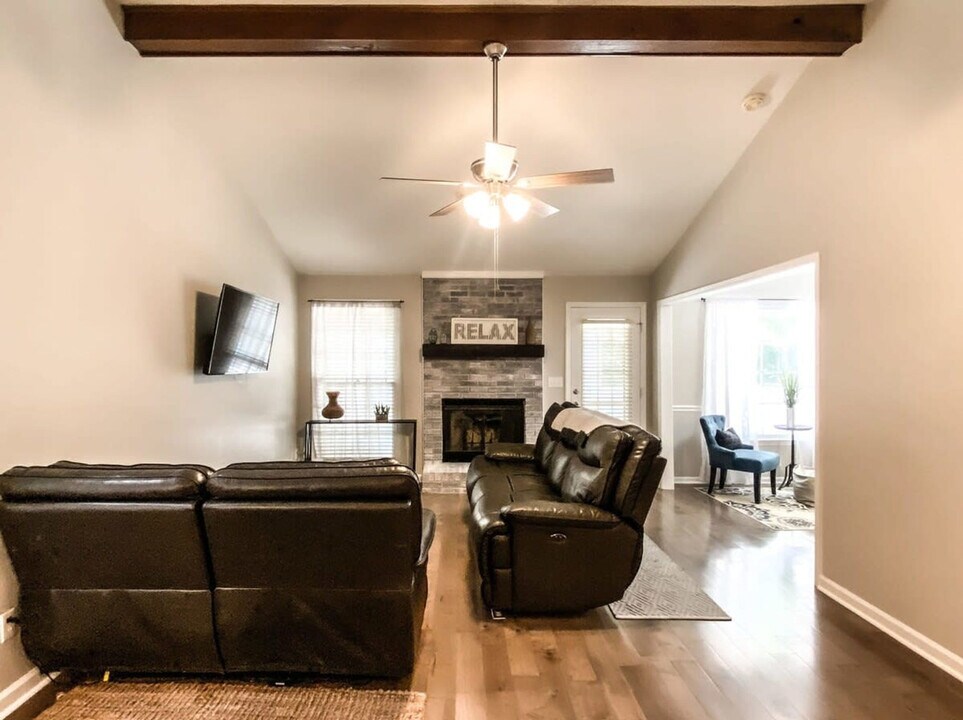 108 Betty Garrett Dr in Madison, AL - Building Photo