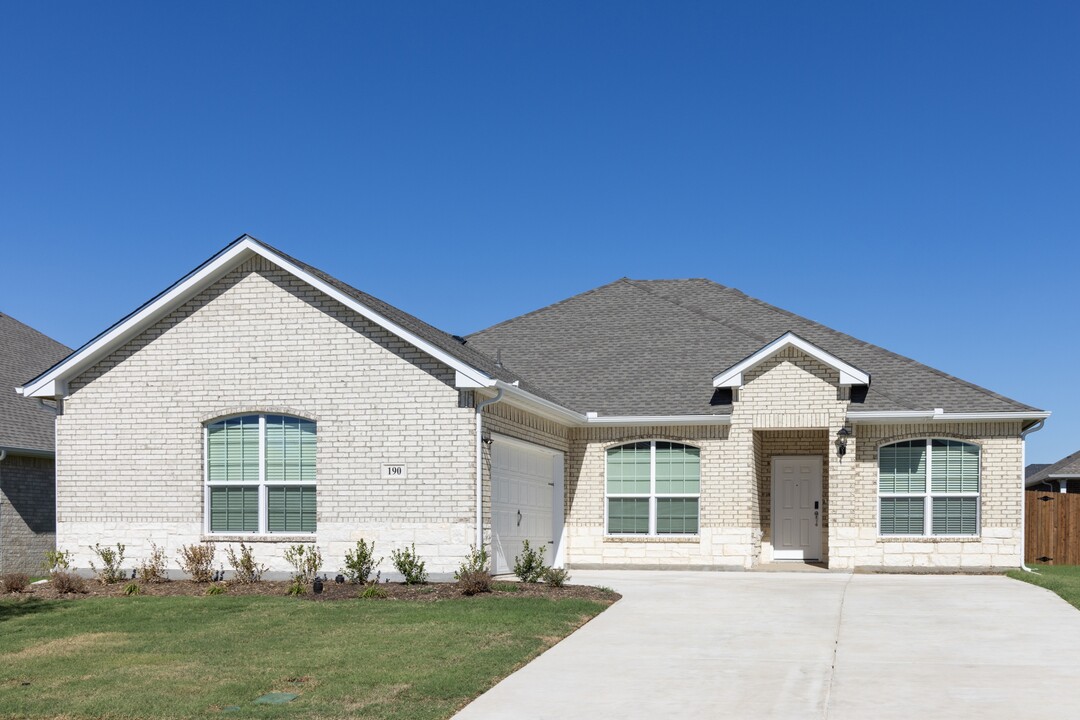 190 Northwestern Ave in Red Oak, TX - Foto de edificio