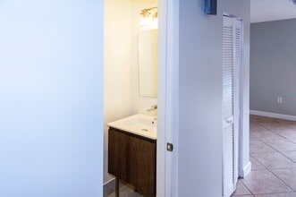 3869 SW 99th Ave in Miami, FL - Building Photo - Building Photo