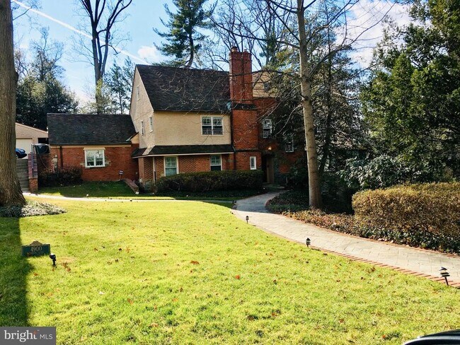 4900 Indian Ln NW in Washington, DC - Building Photo - Building Photo