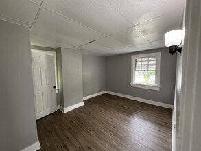 555 Cedarhurst Ave in Dayton, OH - Building Photo - Building Photo