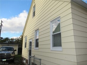 12213 Mortimer Ave in Cleveland, OH - Building Photo - Building Photo