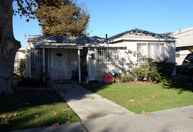 817-819 S Grevillea Ave in Inglewood, CA - Building Photo - Building Photo