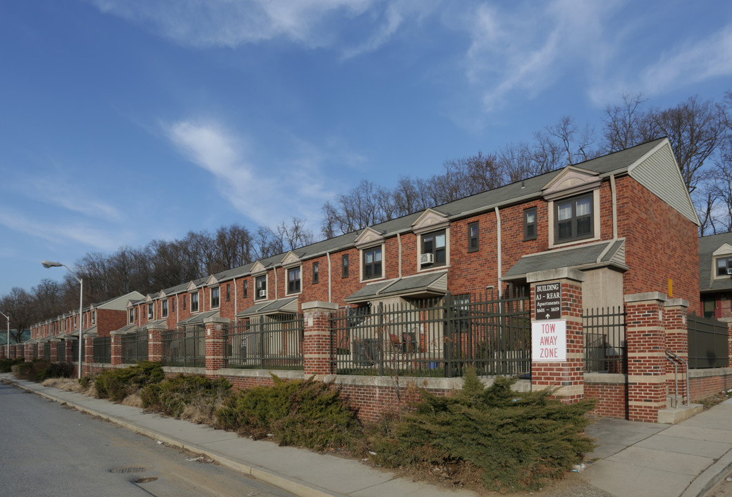 Hillside Village in Harrisburg, PA - Building Photo