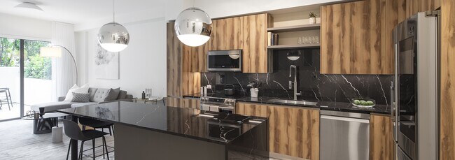 2500 NE 2nd Ave, Unit Midtown in Miami, FL - Foto de edificio - Building Photo