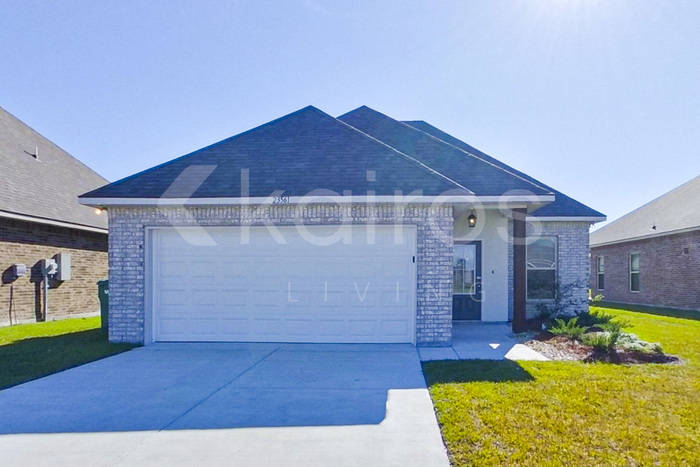 23561 Conifer Drive in Denham Springs, LA - Building Photo