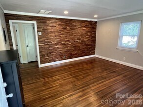 421 W Kingston Ave in Charlotte, NC - Building Photo - Building Photo