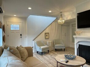 96 Grassmere Ave in Oakdale, NY - Building Photo - Building Photo