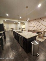 802 Rio Grande Dr in Toms River, NJ - Building Photo