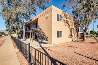 1202 N Catalina Ave in Tucson, AZ - Building Photo - Primary Photo