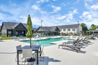 7711 Longmire Rd in Conroe, TX - Building Photo - Building Photo