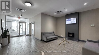 225 Wellesley St E in Toronto, ON - Building Photo - Building Photo