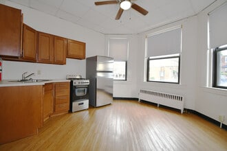Oakland/Bates in Pittsburgh, PA - Building Photo - Building Photo