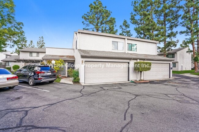 388 N Vía Torino in Anaheim, CA - Building Photo - Building Photo