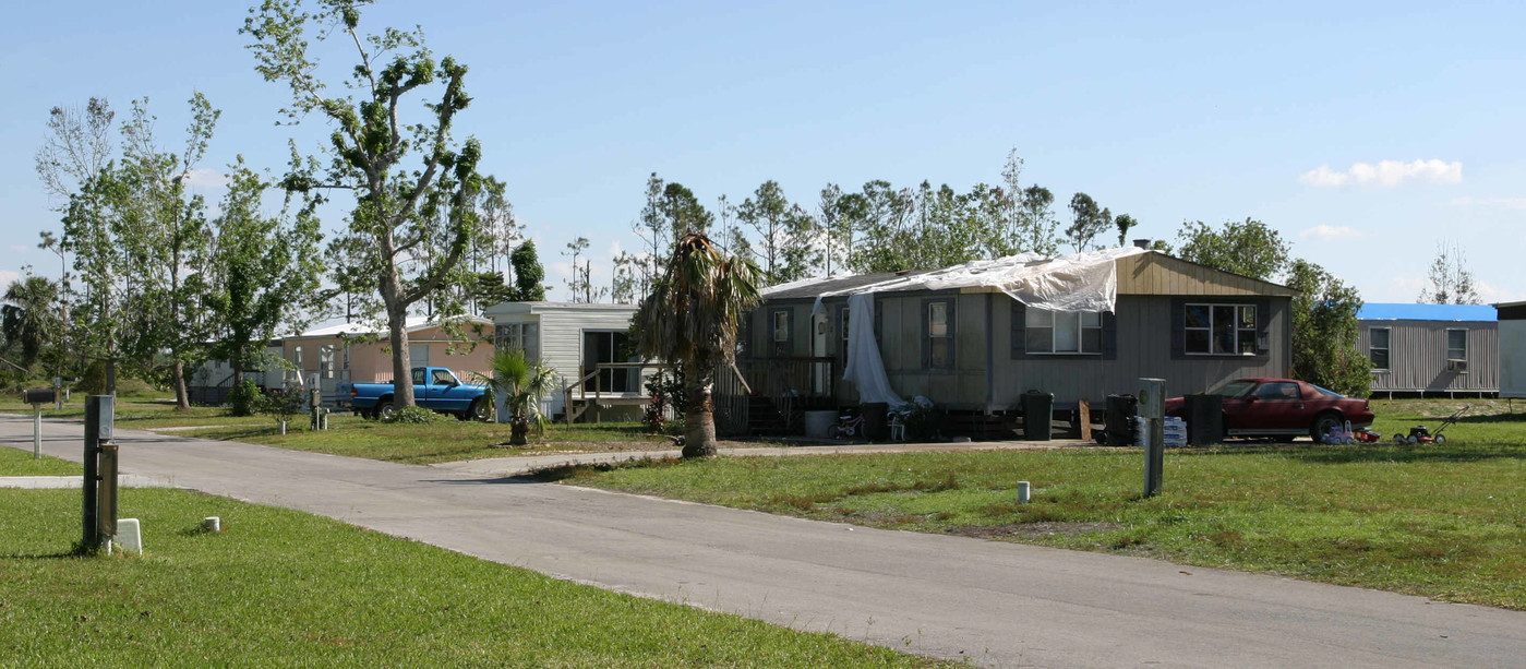 Green Acres Mobile Home Park in Lake Wales, FL - Building Photo