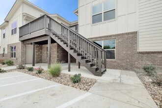 2200 Creekside Ln in Georgetown, TX - Building Photo - Building Photo
