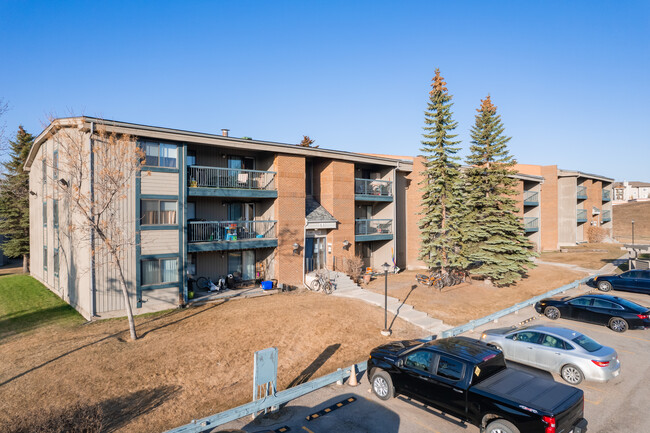 Raintree Village in Calgary, AB - Building Photo - Building Photo