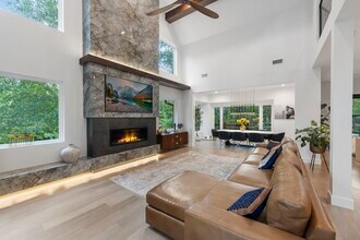 14335 Hillshire Dr in Willis, TX - Building Photo - Building Photo