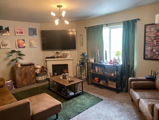 240 E 400 N in Logan, UT - Building Photo - Building Photo
