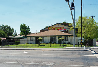 Summertree Apartments in Fresno, CA - Building Photo - Building Photo