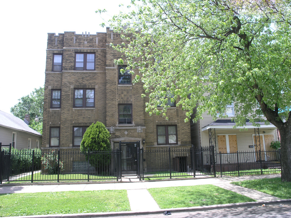 Chatam II in Chicago, IL - Building Photo